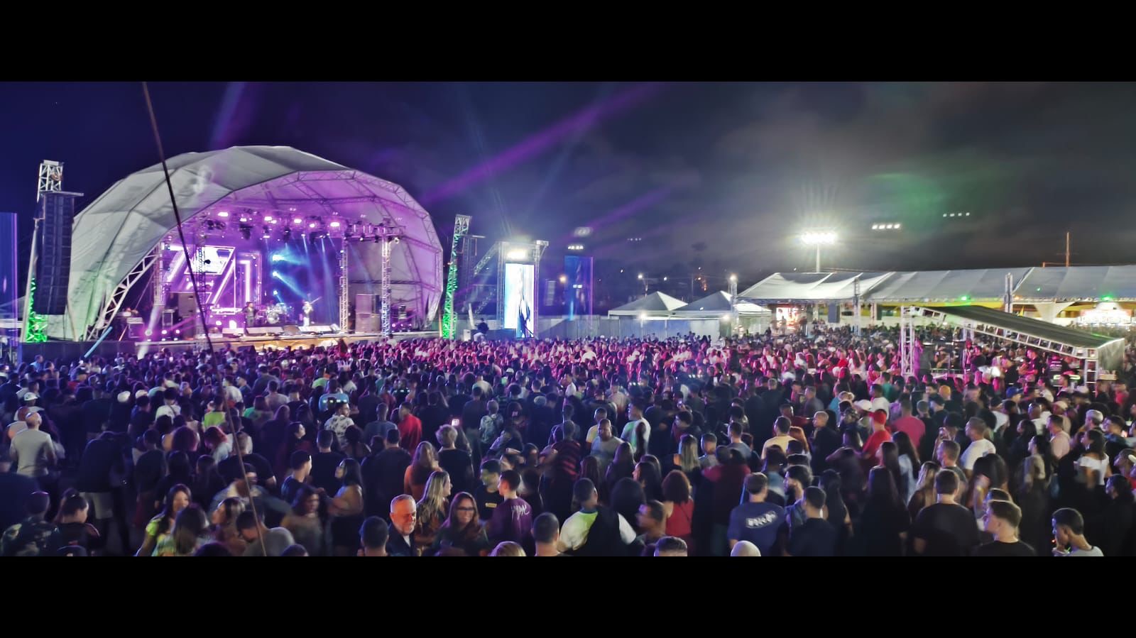 Última noite da Expo Araruama 2024 terá grande show com grupo Revelação no Parque de Exposição Agropecuária