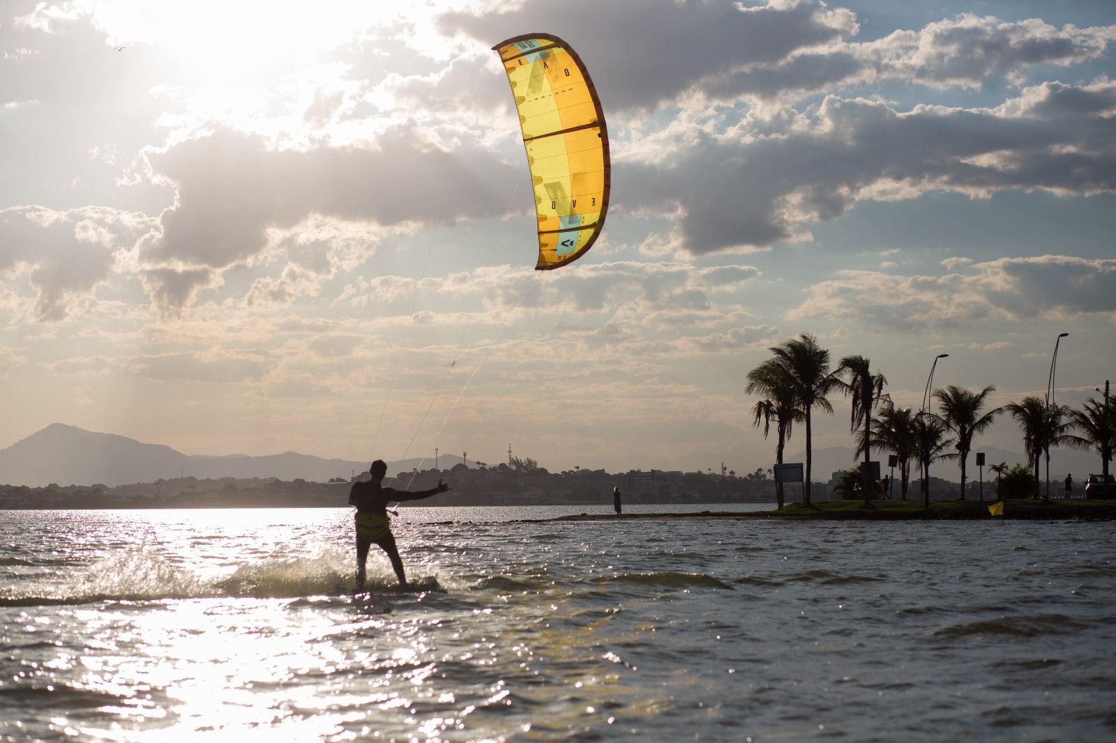 Araruama recebe oficialmente e por meio da lei o título de “Capital do Kitesurf”